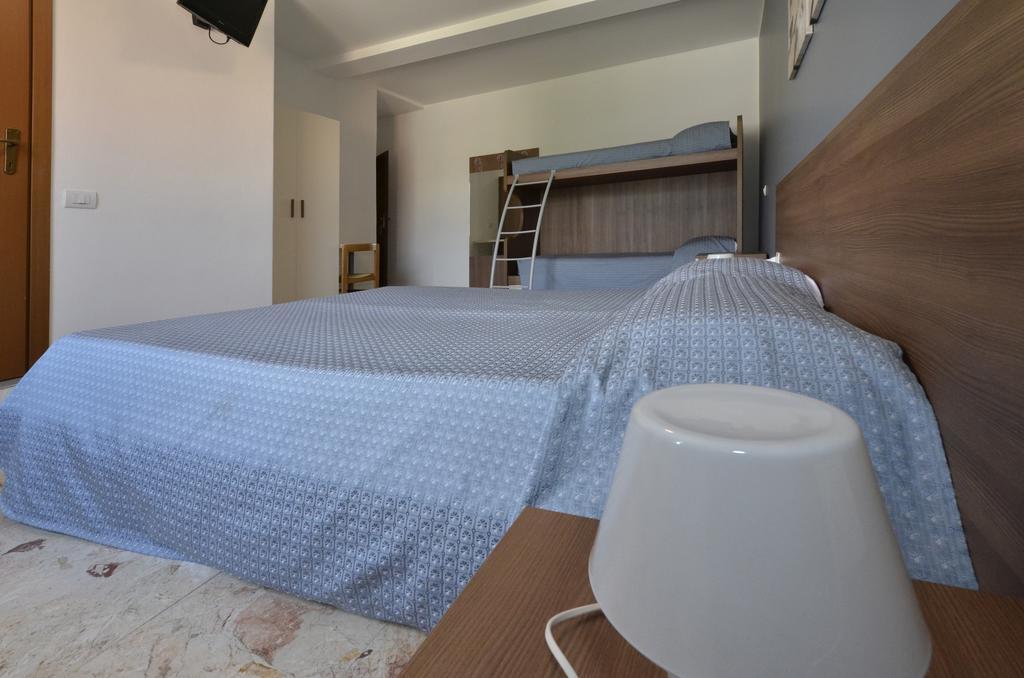 Albergo Della Torre Cernobbio Rum bild
